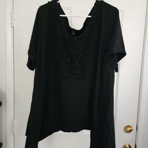 Black shirt with black decoration on front size 3xl 30/32